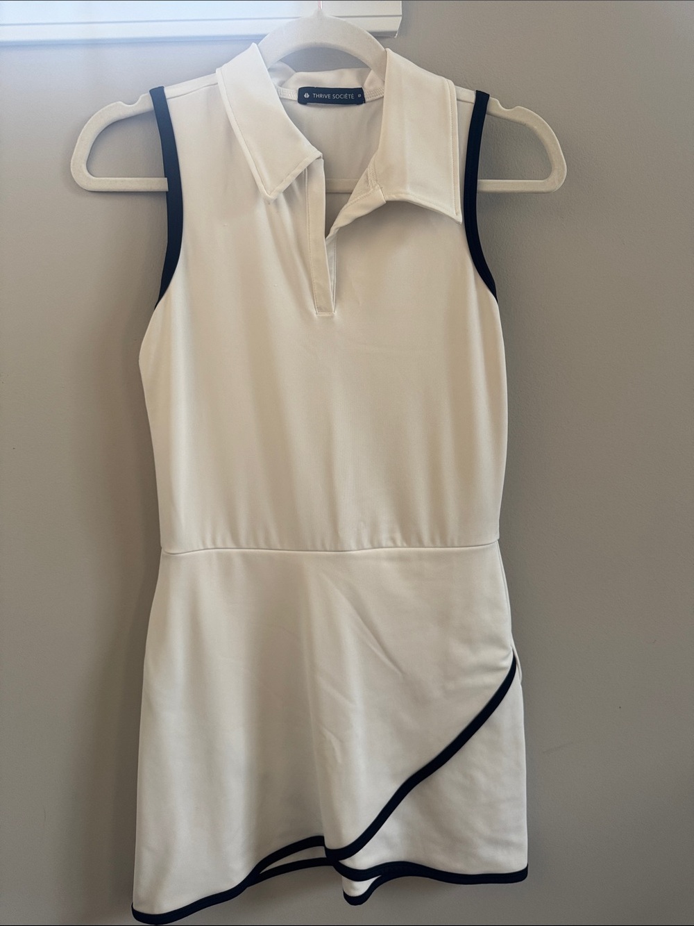 White Sleeveless Tennis Dress with Black Trim - Thrive Société